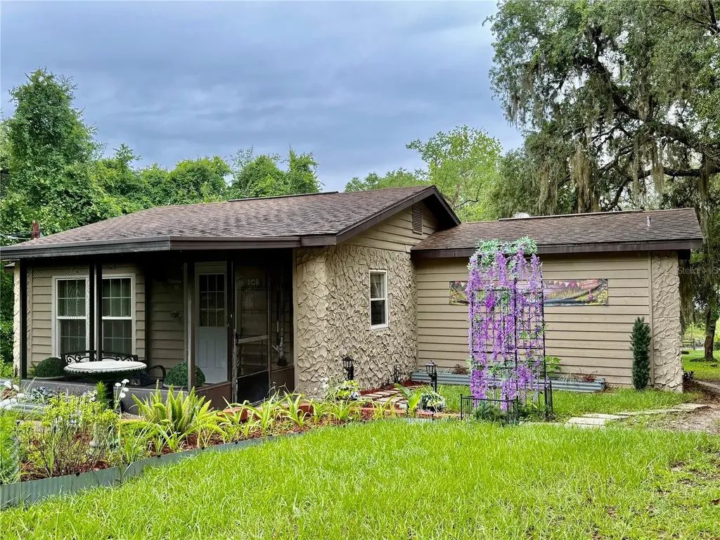 208 Ashley Street Hawthorne FL 32640