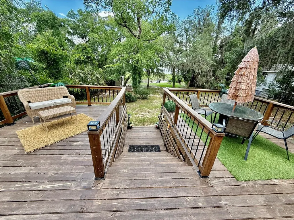 208 Ashley Street Hawthorne FL 32640