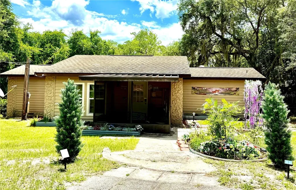 208 Ashley Street Hawthorne FL 32640