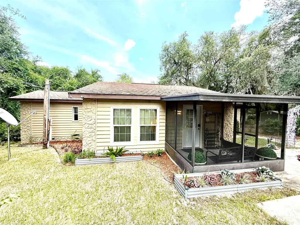 208 Ashley Street Hawthorne FL 32640
