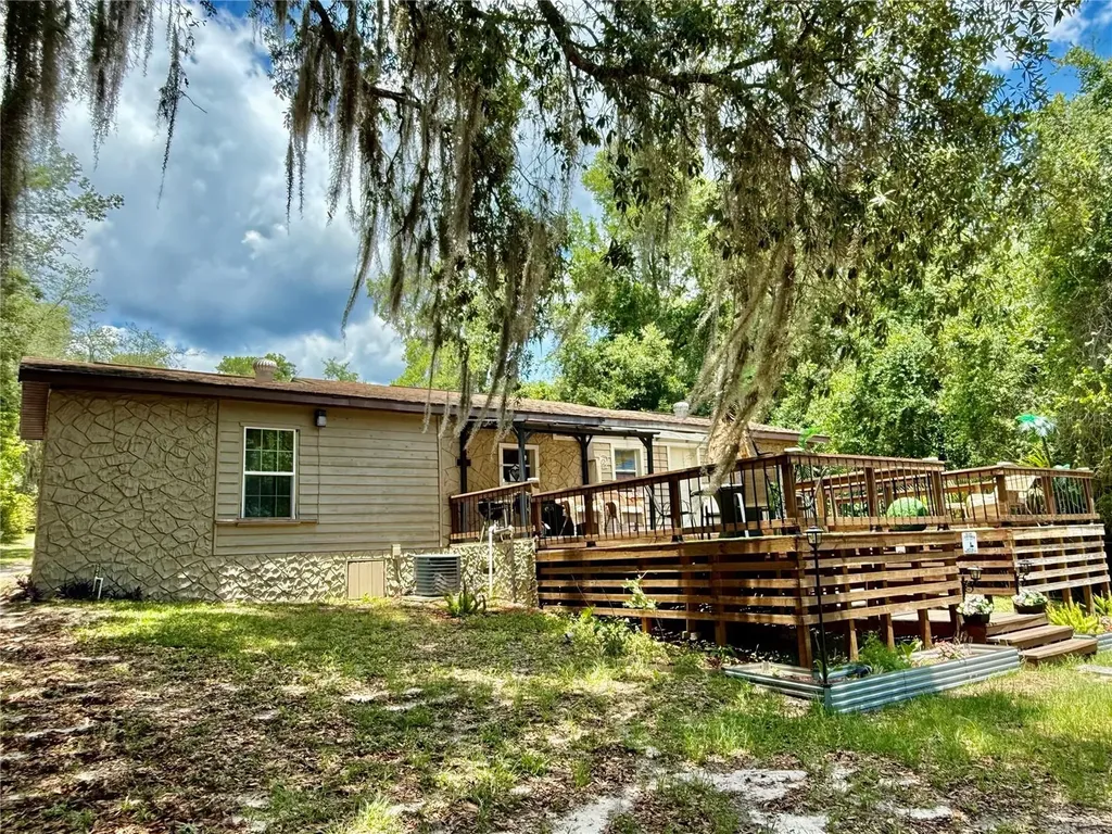208 Ashley Street Hawthorne FL 32640
