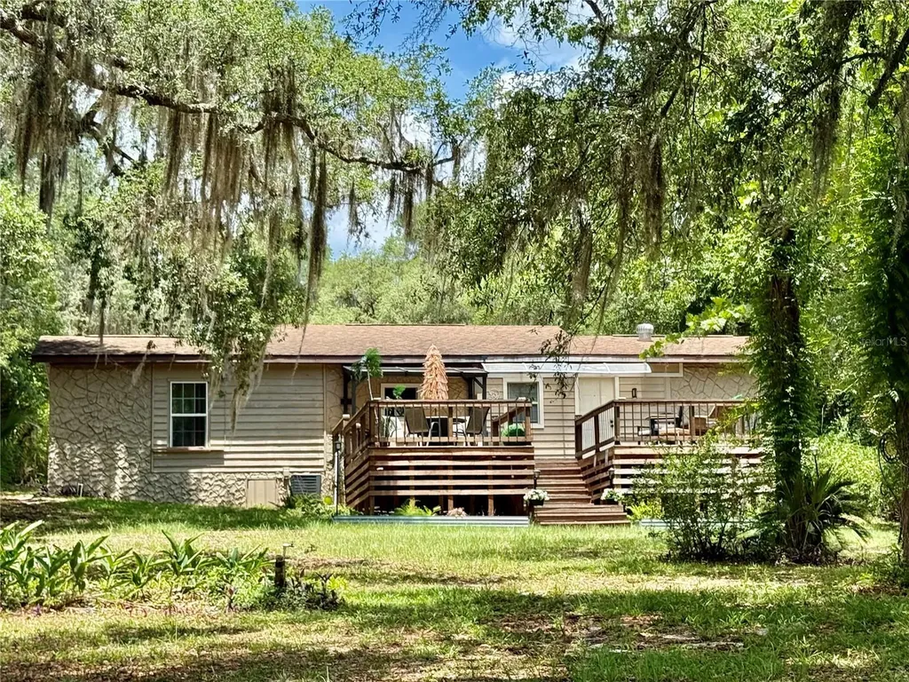 208 Ashley Street Hawthorne FL 32640