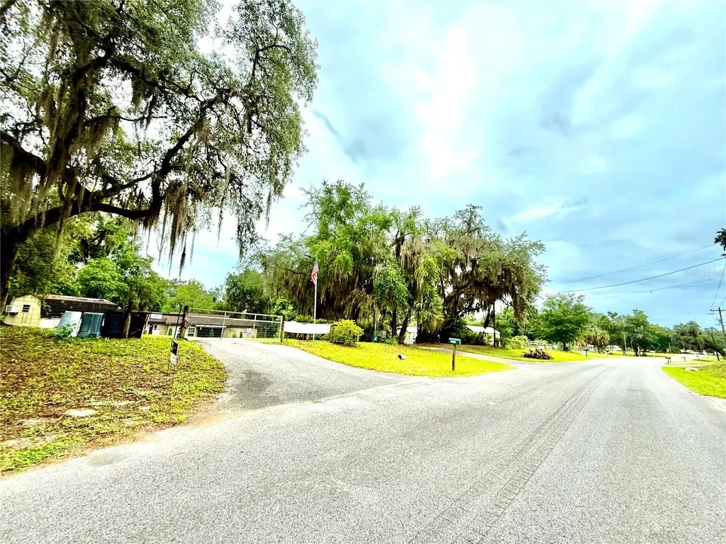 208 Ashley Street Hawthorne FL 32640