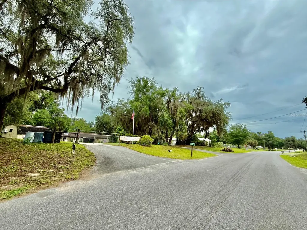 208 Ashley Street Hawthorne FL 32640