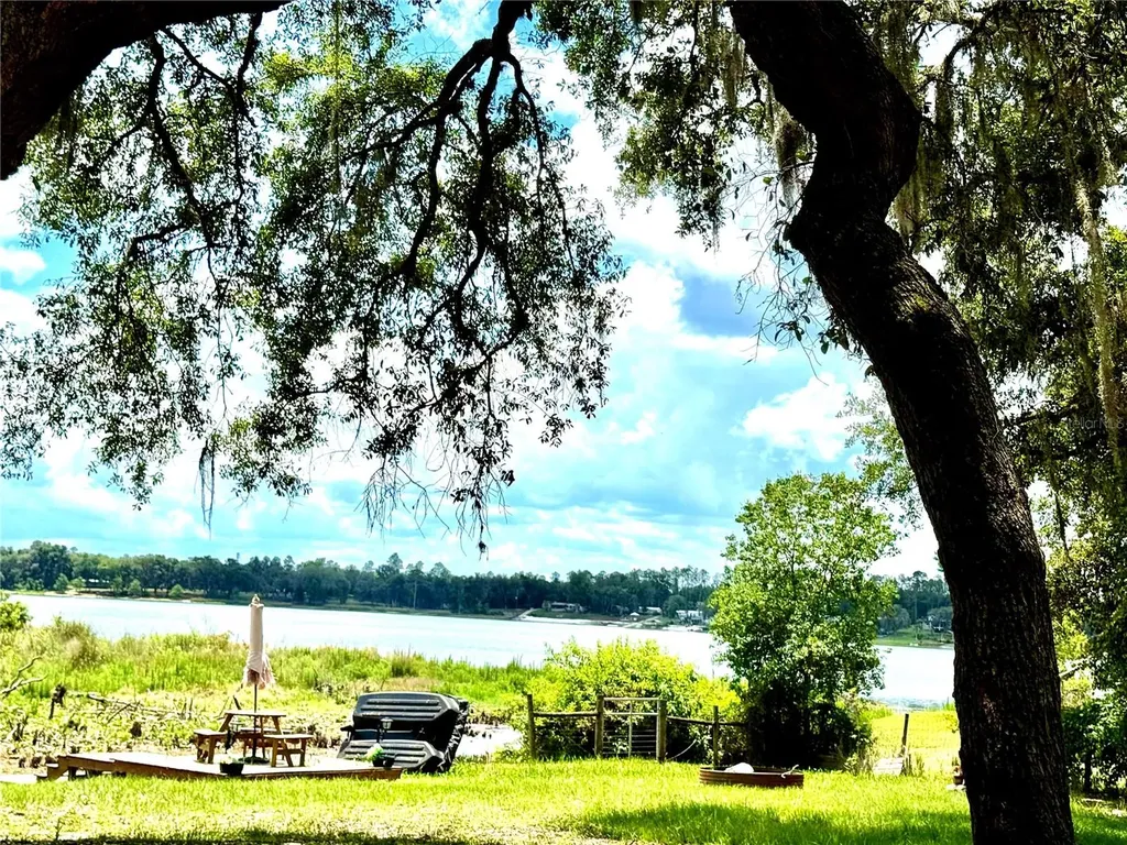 208 Ashley Street Hawthorne FL 32640