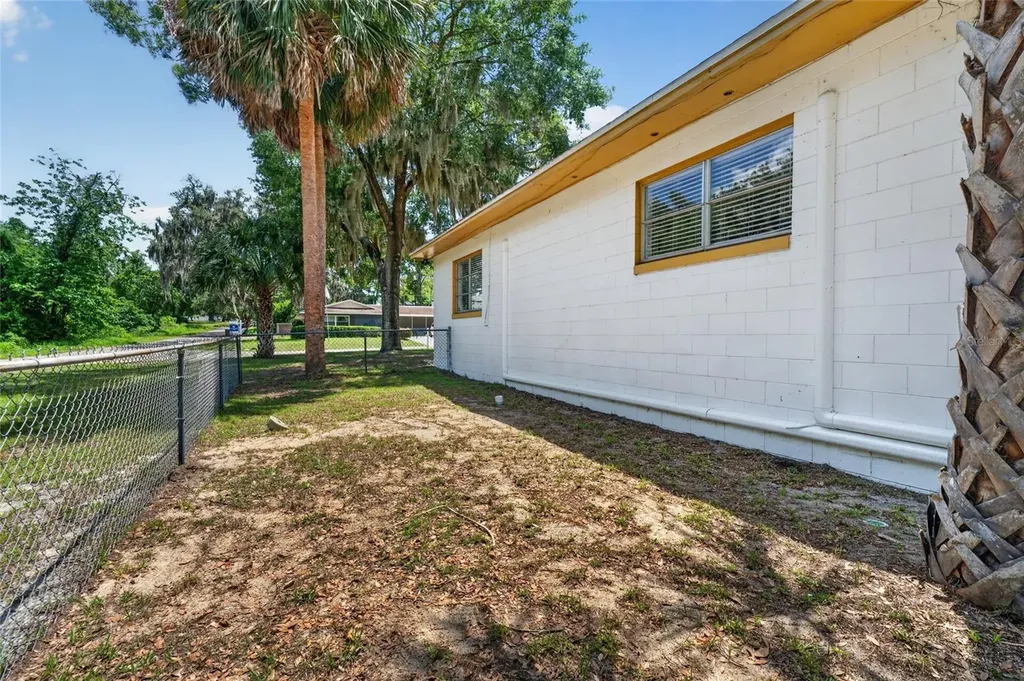 529 E Gottsche Avenue Eustis FL 32726