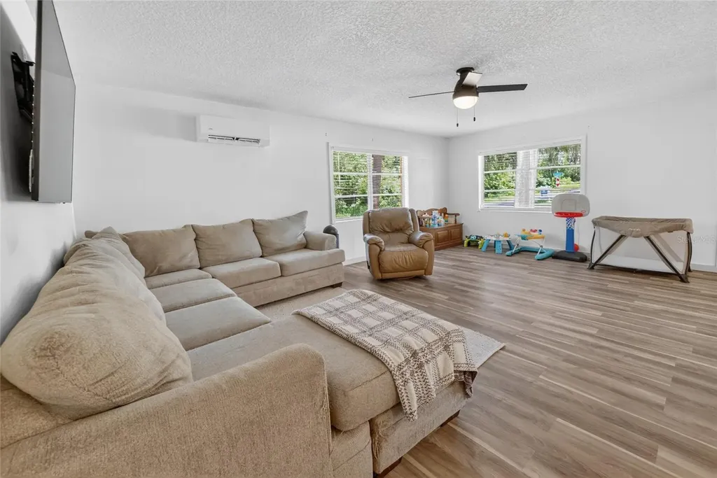 529 E Gottsche Avenue Eustis FL 32726
