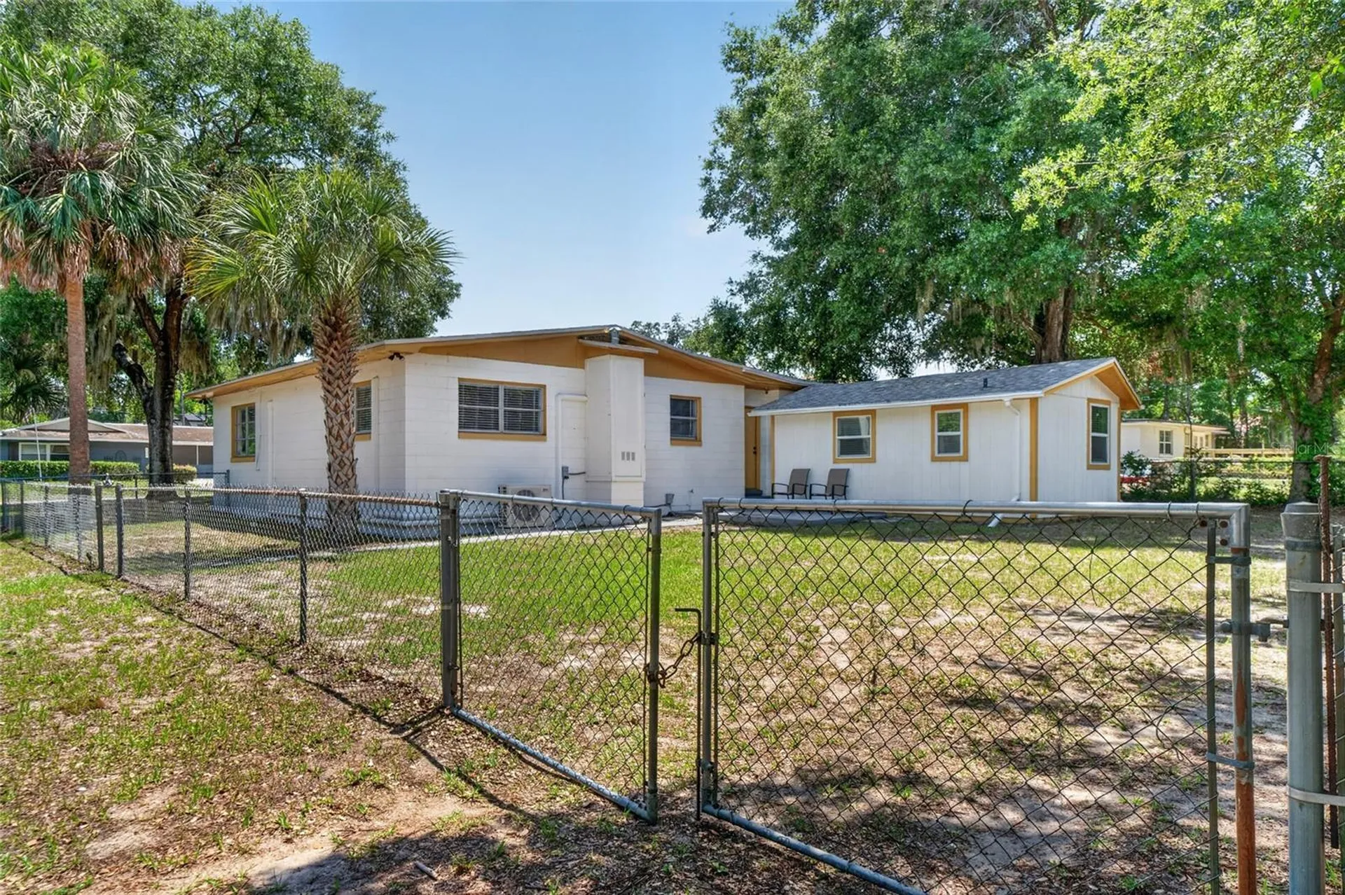 529 E Gottsche Avenue Eustis FL 32726
