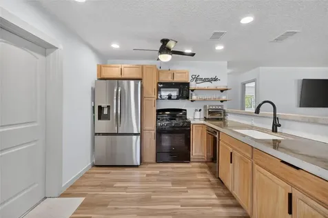 529 E Gottsche Avenue Eustis FL 32726