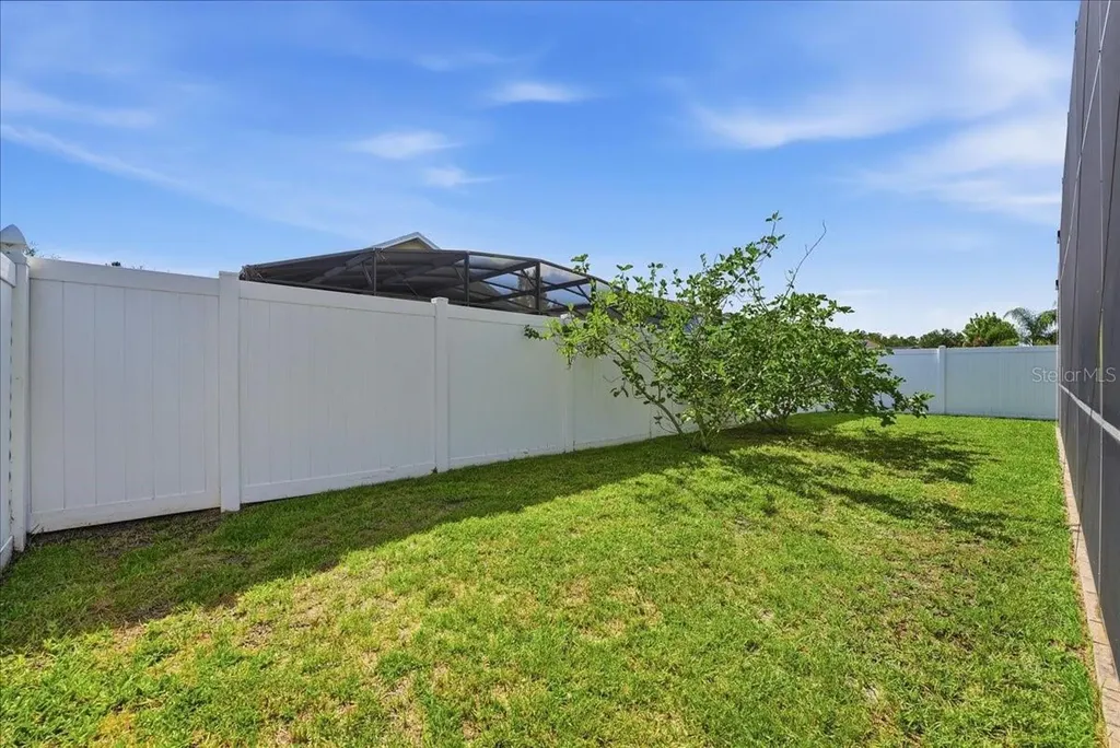 3216 Bayflower Avenue Harmony FL 34773
