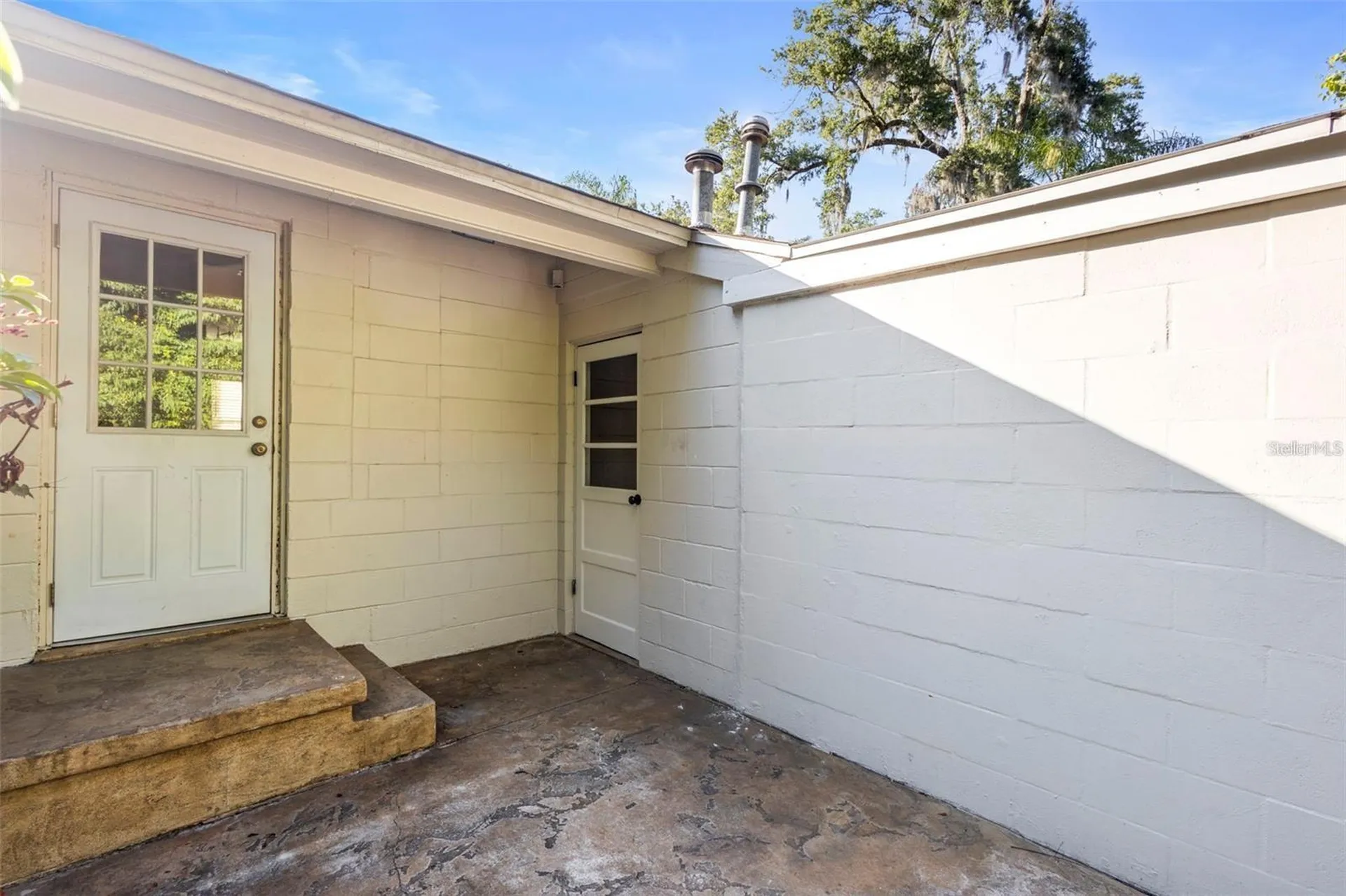 611 N Garfield Avenue Deland FL 32724