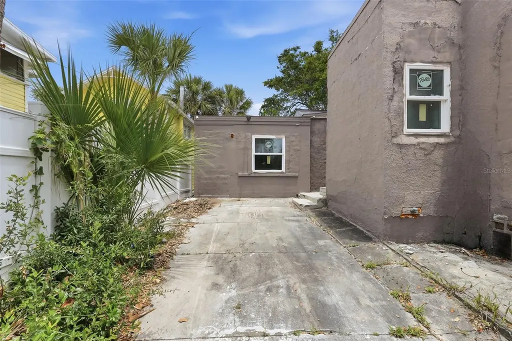 215 S Oleander Avenue Daytona Beach FL 32118