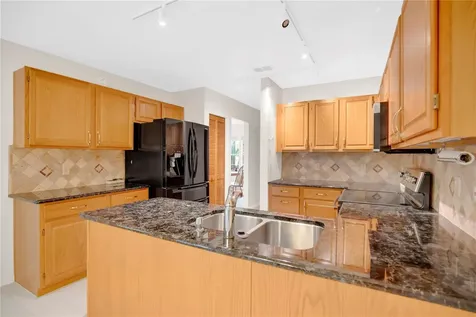309 Oak Leaf Circle Lake Mary FL 32746