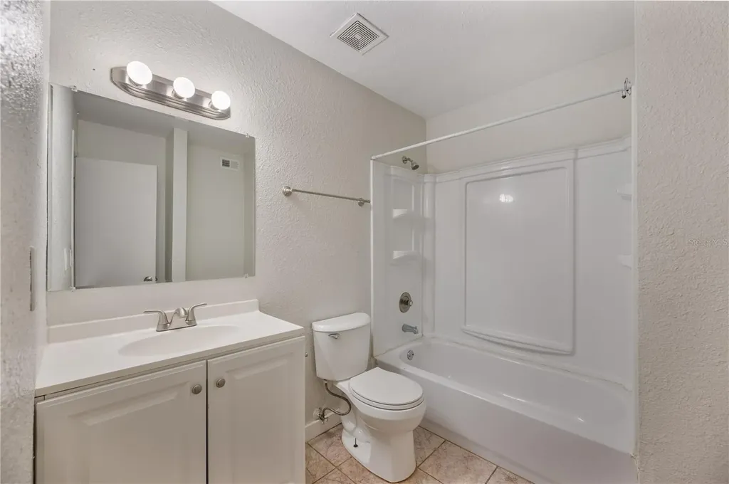 1836 N Crystal Lake Drive Lakeland FL 33801