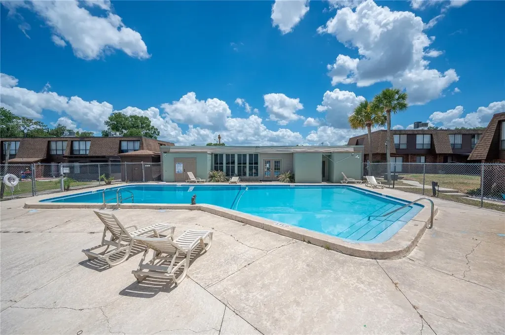 1836 N Crystal Lake Drive Lakeland FL 33801