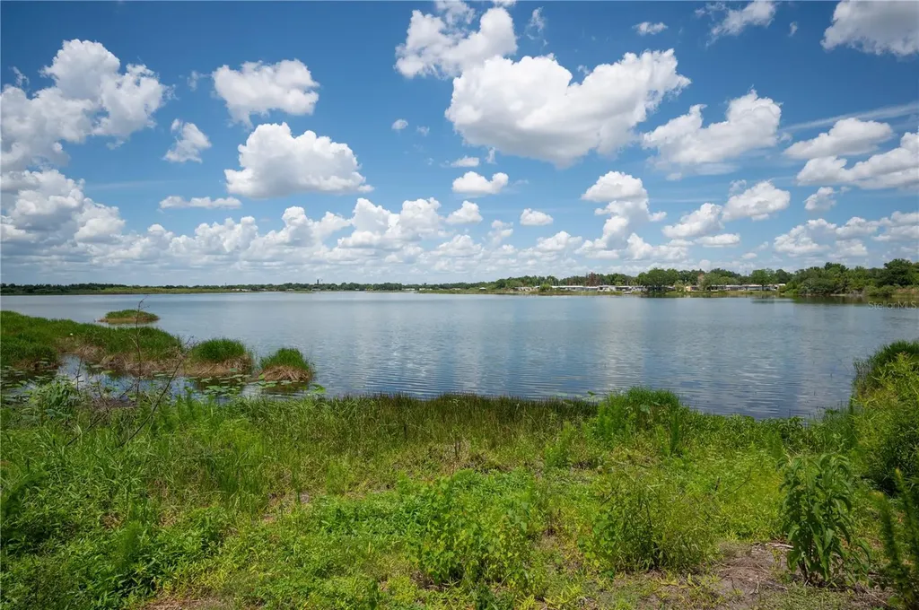 1836 N Crystal Lake Drive Lakeland FL 33801
