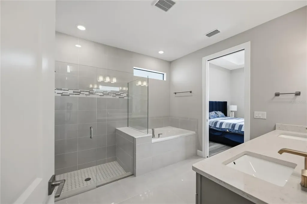 7849 Mainsail Lane Sarasota FL 34240
