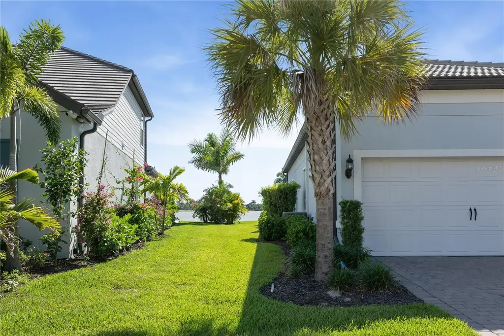 7849 Mainsail Lane Sarasota FL 34240