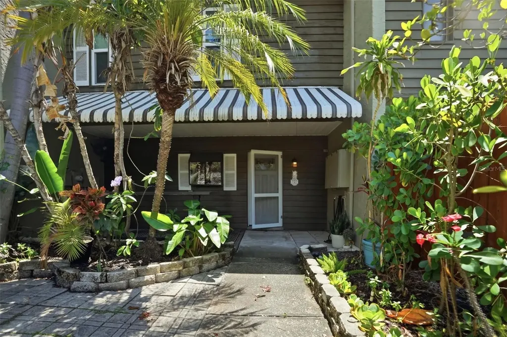727 N Himes Avenue Tampa FL 33609