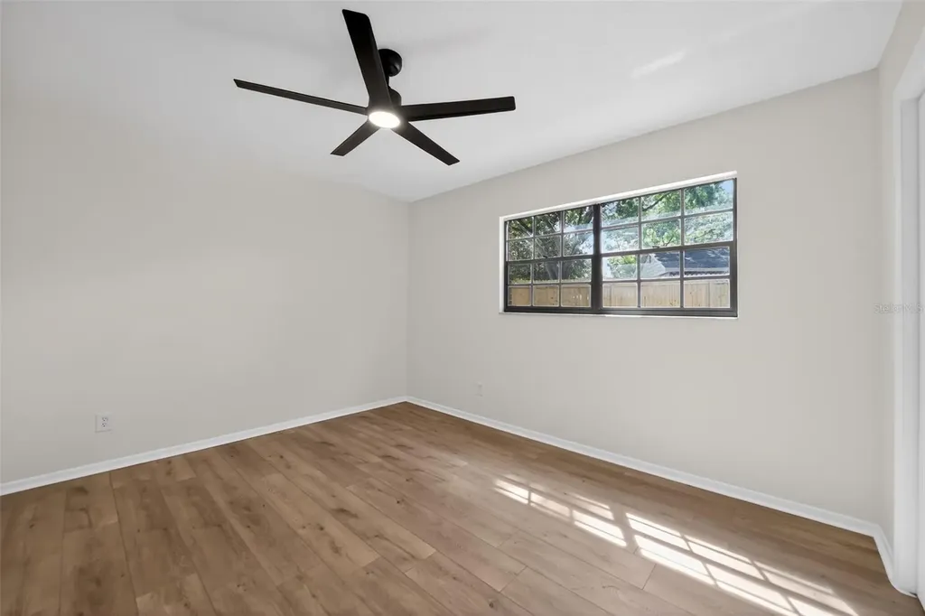 637 W Lakeshore Drive Clermont FL 34711