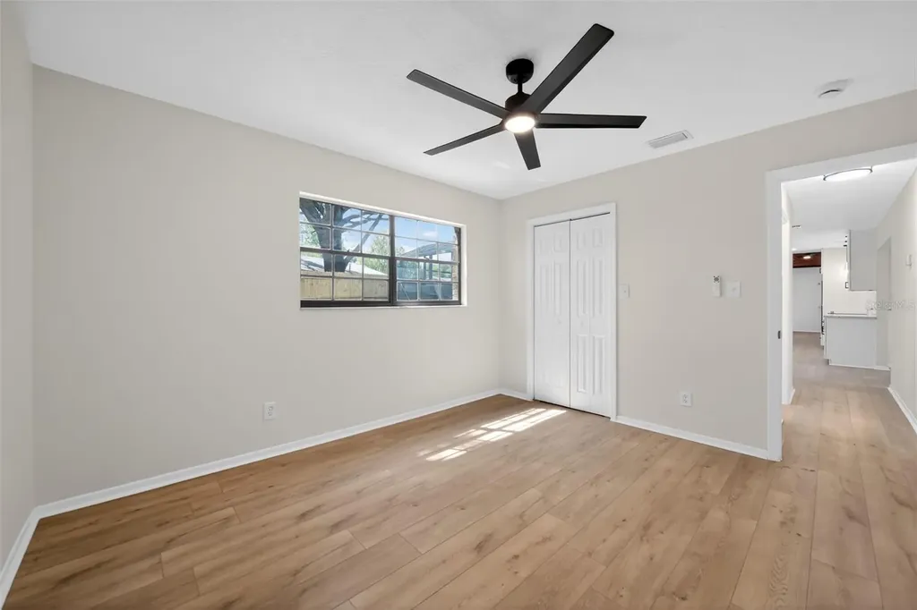637 W Lakeshore Drive Clermont FL 34711