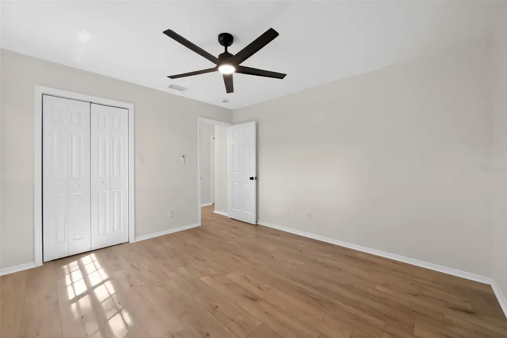 637 W Lakeshore Drive Clermont FL 34711
