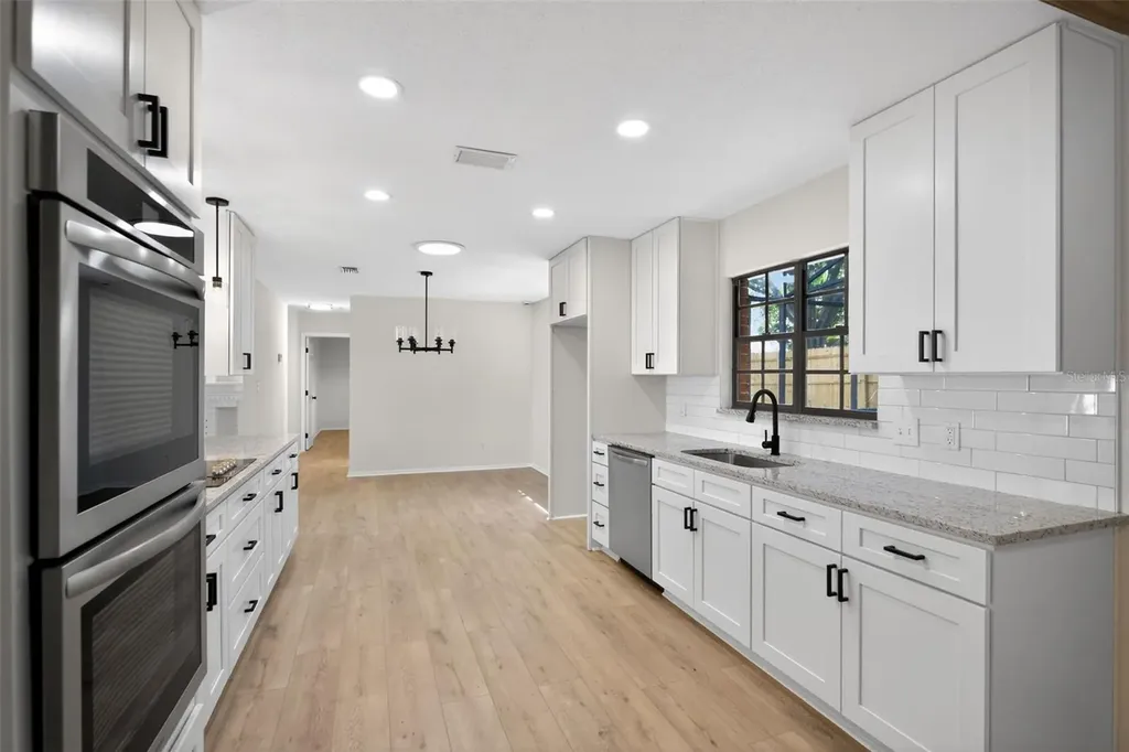 637 W Lakeshore Drive Clermont FL 34711
