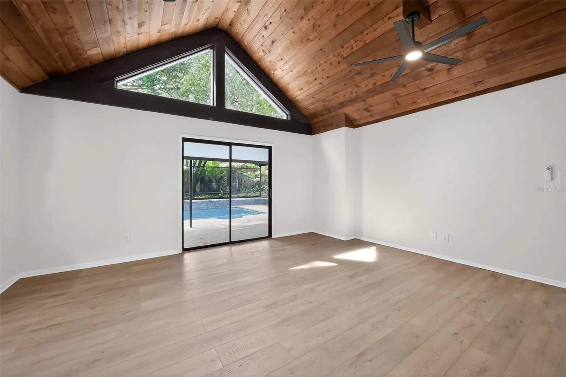 637 W Lakeshore Drive Clermont FL 34711
