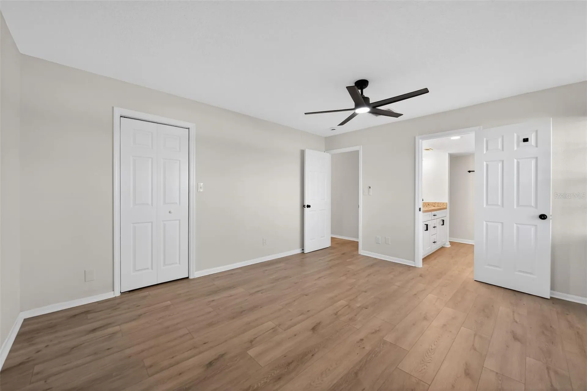 637 W Lakeshore Drive Clermont FL 34711