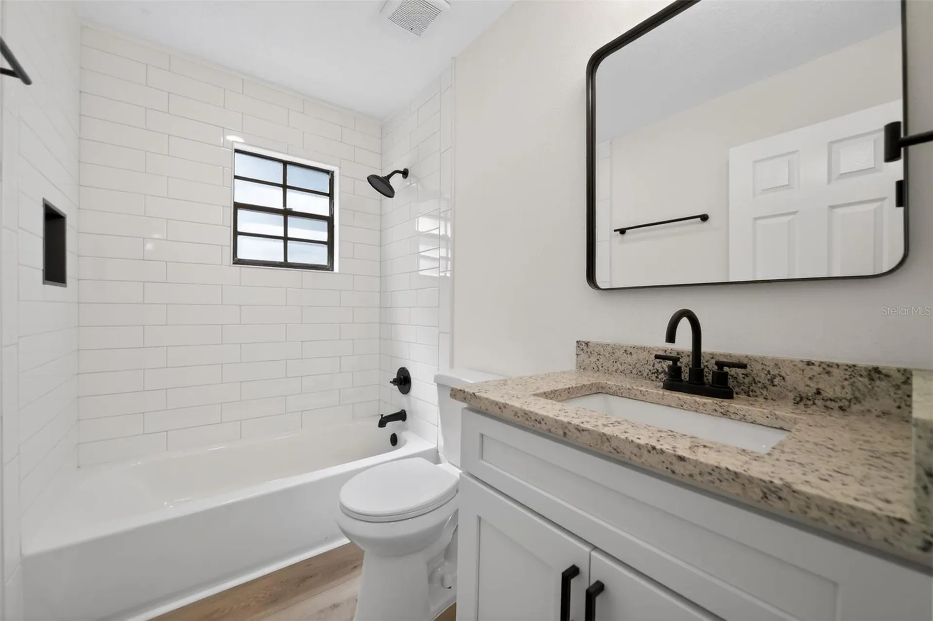 637 W Lakeshore Drive Clermont FL 34711