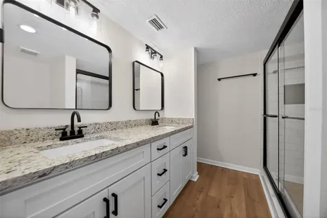 637 W Lakeshore Drive Clermont FL 34711