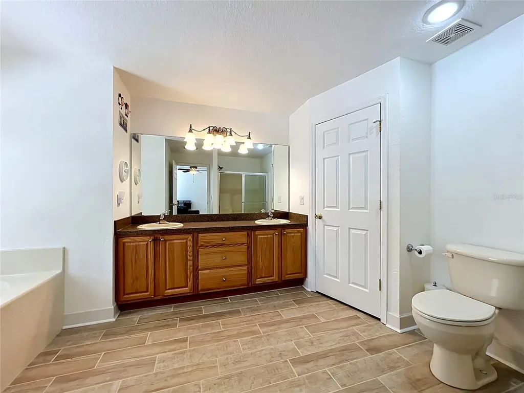 2300 Pine Meadows Place Chuluota FL 32766