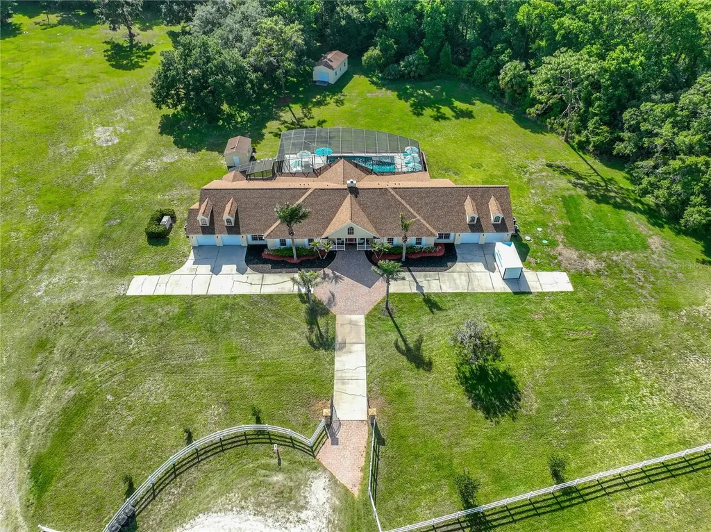 2300 Pine Meadows Place Chuluota FL 32766