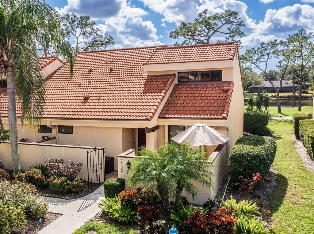 5332 Huntingwood Court Sarasota FL 34235
