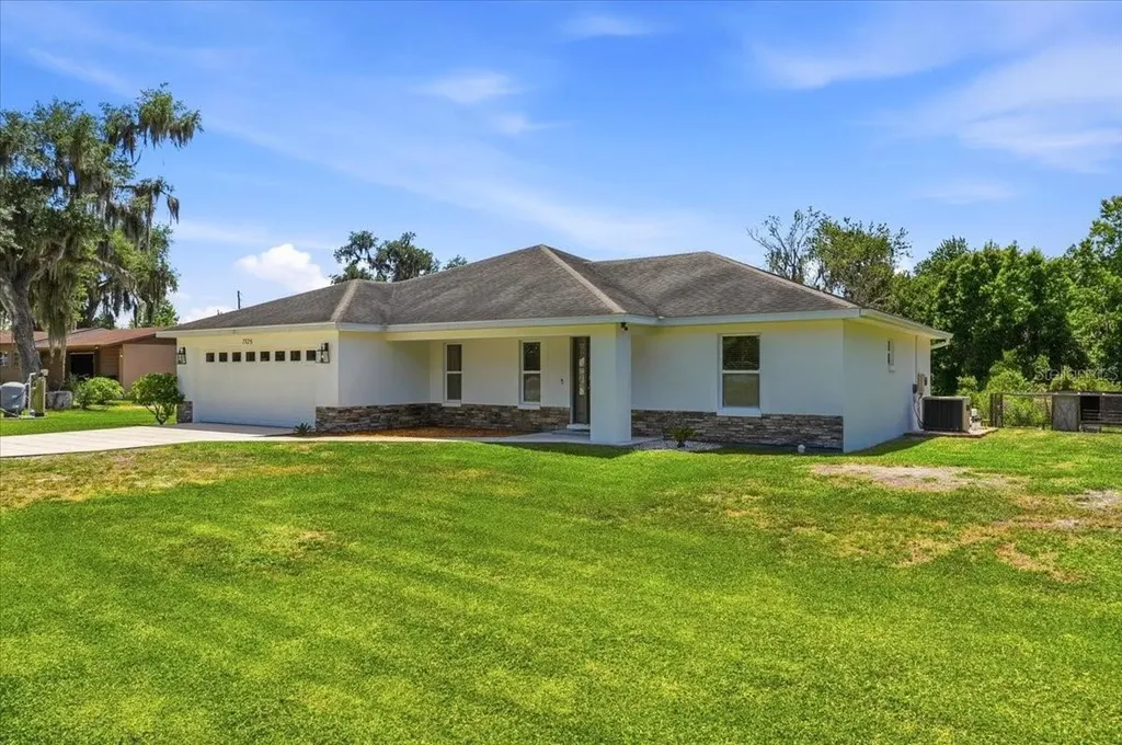 7125 Honeysuckle Drive Lakeland FL 33813