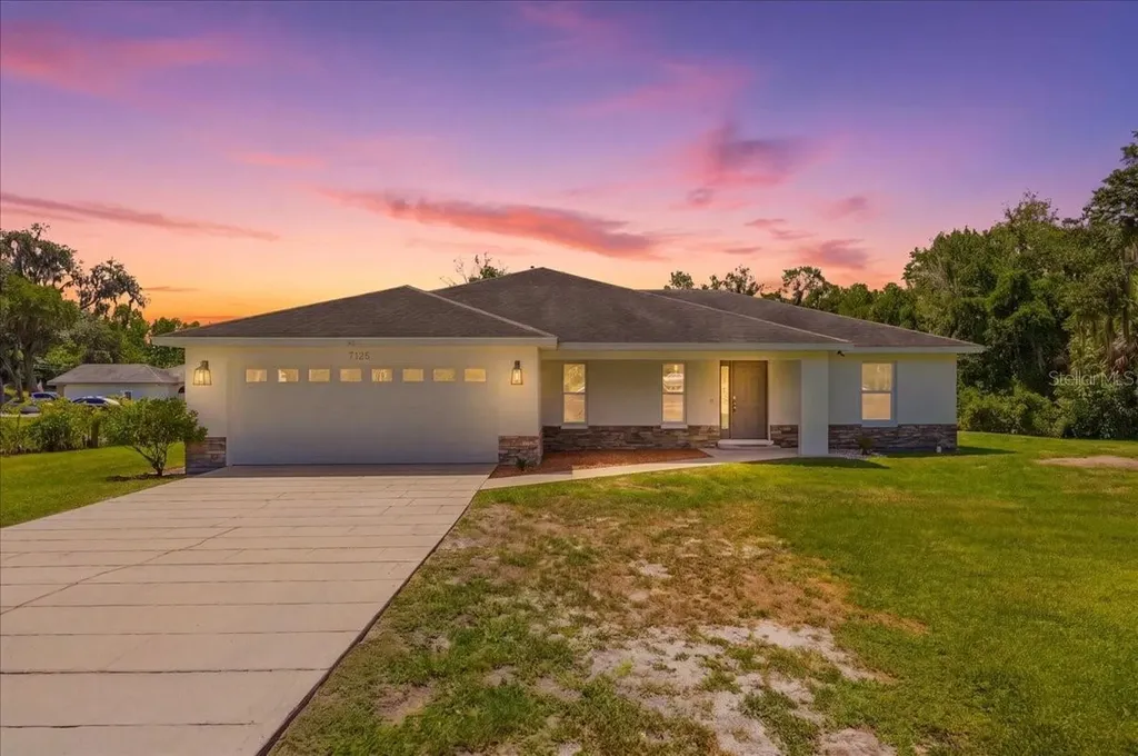 7125 Honeysuckle Drive Lakeland FL 33813