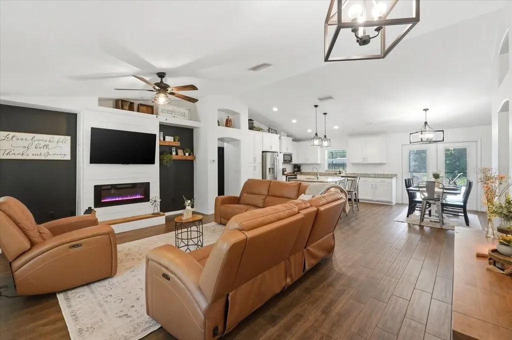 7125 Honeysuckle Drive Lakeland FL 33813