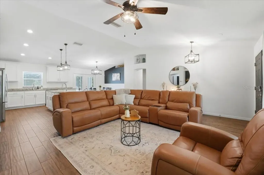 7125 Honeysuckle Drive Lakeland FL 33813