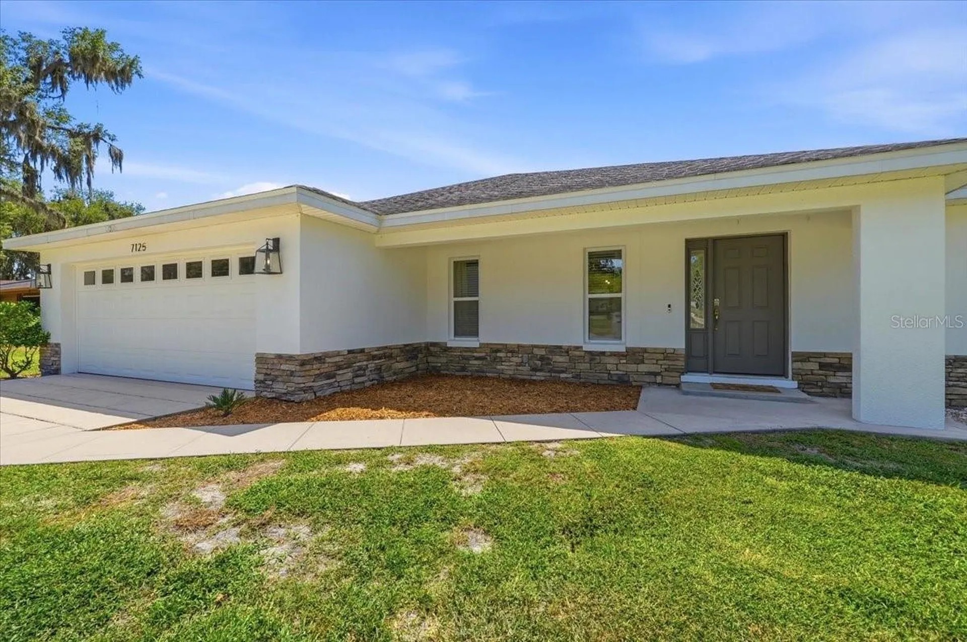 7125 Honeysuckle Drive Lakeland FL 33813