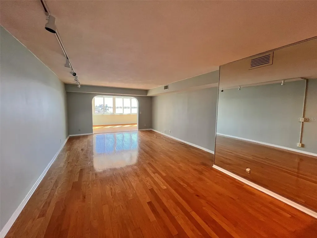 1868 Shore Drive S South Pasadena FL 33707