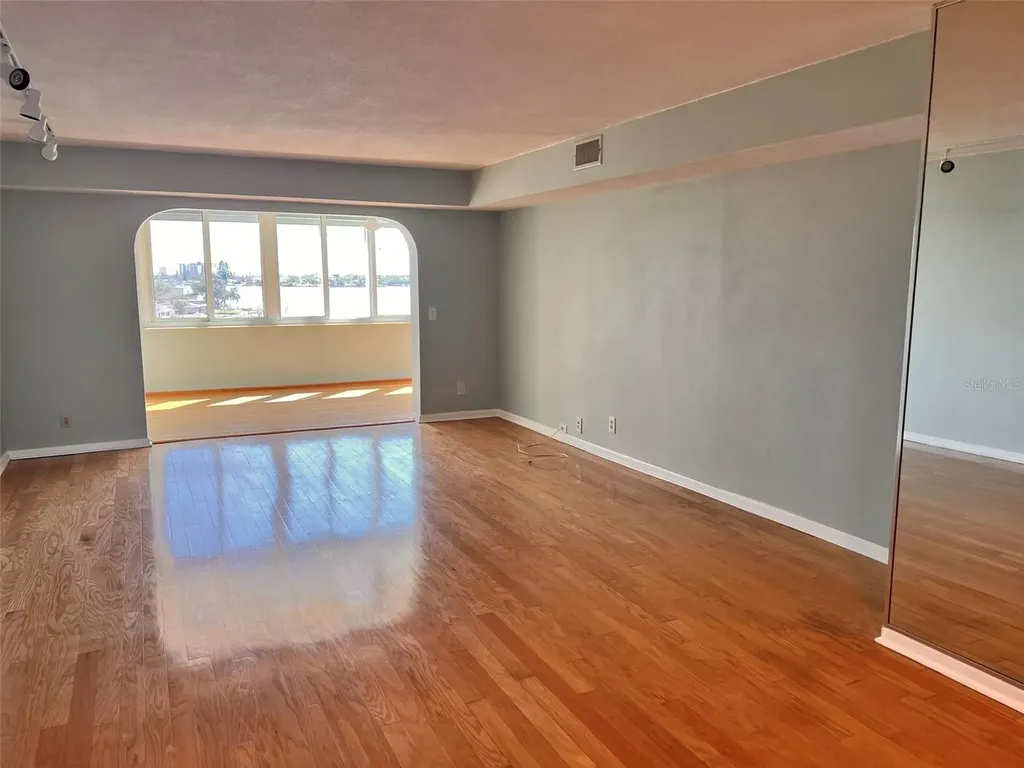 1868 Shore Drive S South Pasadena FL 33707