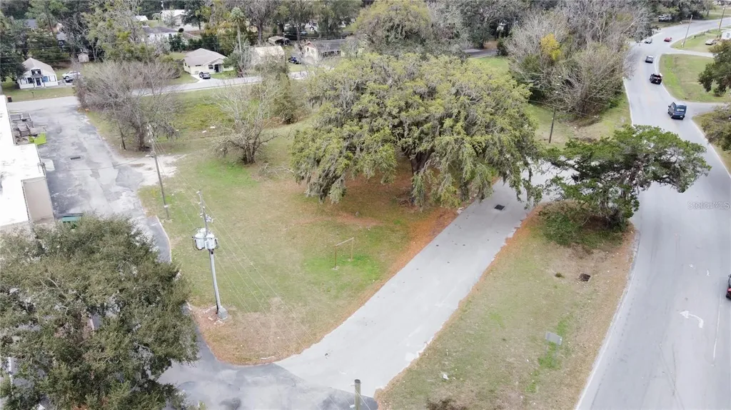 5810 SE Abshier Boulevard Belleview FL 34420