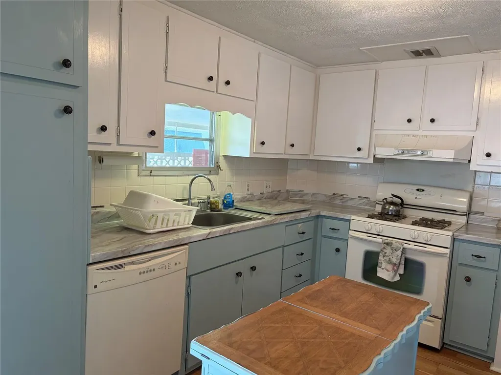 1451 Burning Tree Street Sarasota FL 34234