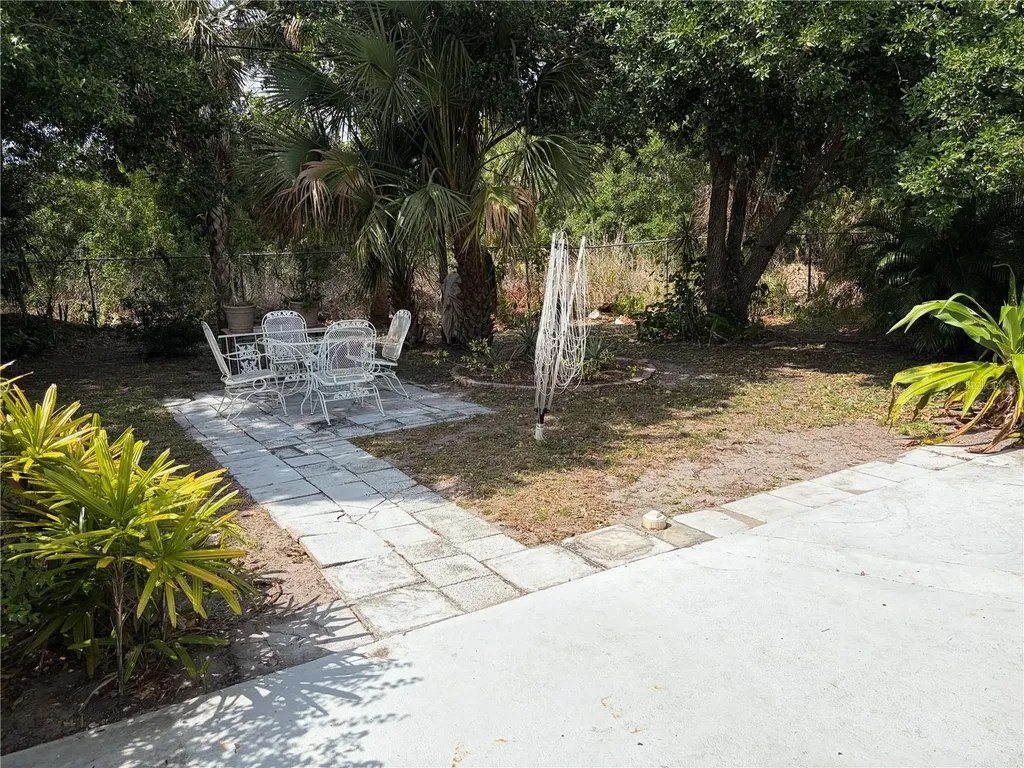 1451 Burning Tree Street Sarasota FL 34234