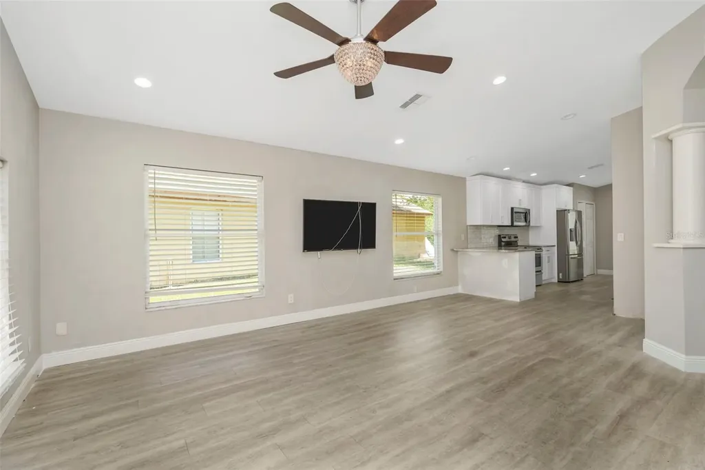 368 Tavernier Circle Oldsmar FL 34677