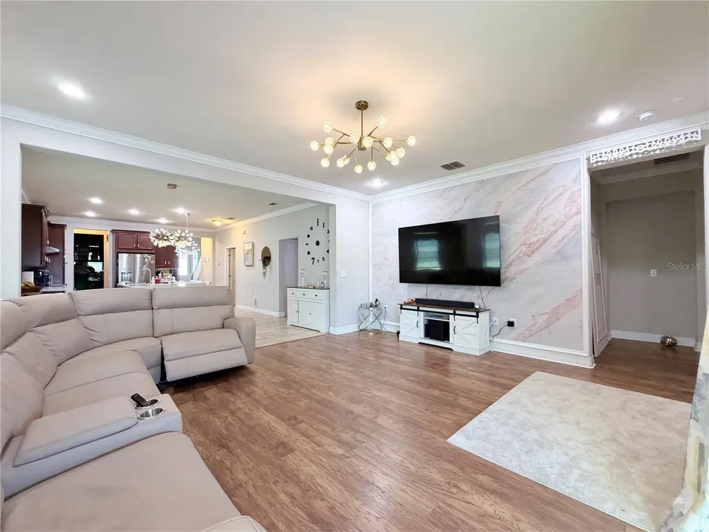 2916 Chantilly Avenue Kissimmee FL 34741