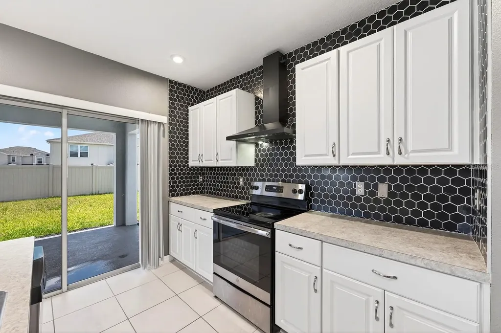 596 Meadow Bend Drive Davenport FL 33837