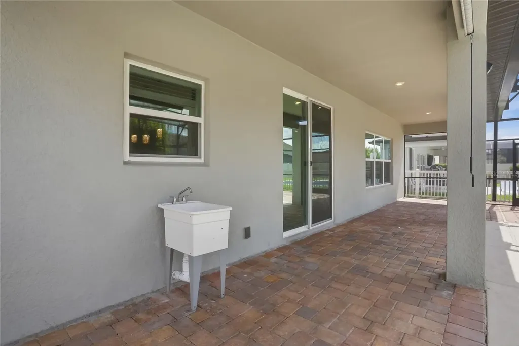 1369 Bristol Oaks Way Orlando FL 32825
