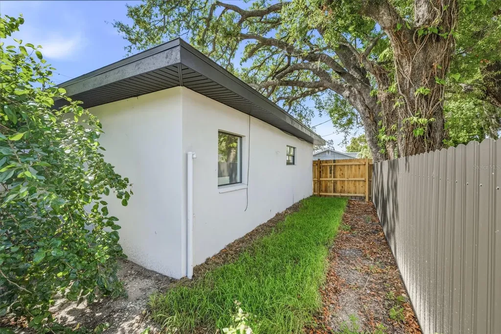 10302 N Nebraska Avenue Tampa FL 33612