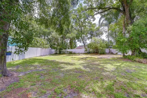 7905 N Fremont Avenue Tampa FL 33604